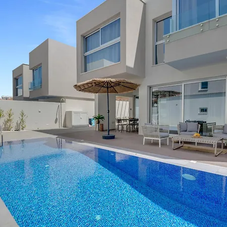 Sanders Mythical Blue Villa *