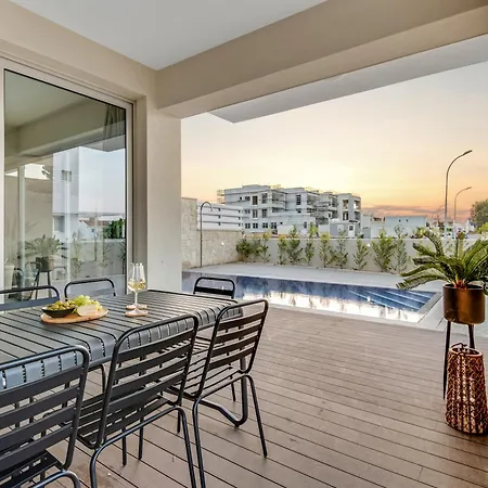 Villa Sanders Mythical Blue Paralimni