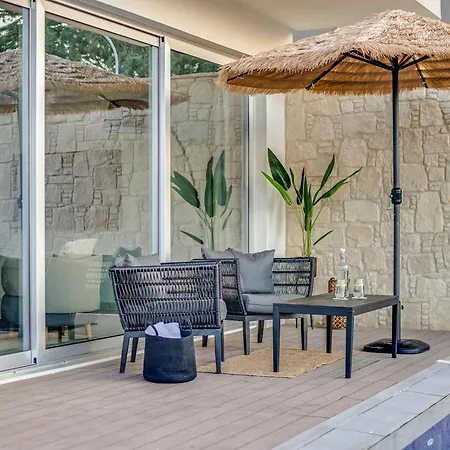 Villa Sanders Mythical Blue Paralimni
