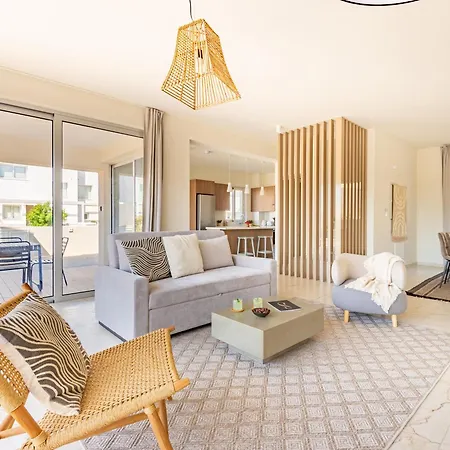 Sanders Mythical Blue Villa Paralimni