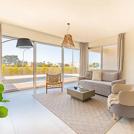 Sanders Mythical Blue Villa Paralimni