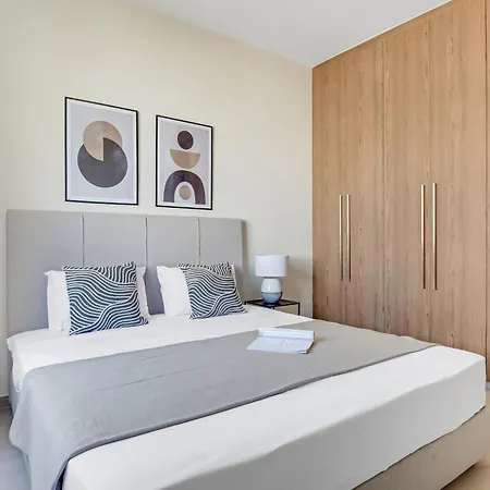 Sanders Mythical Blue Paralimni